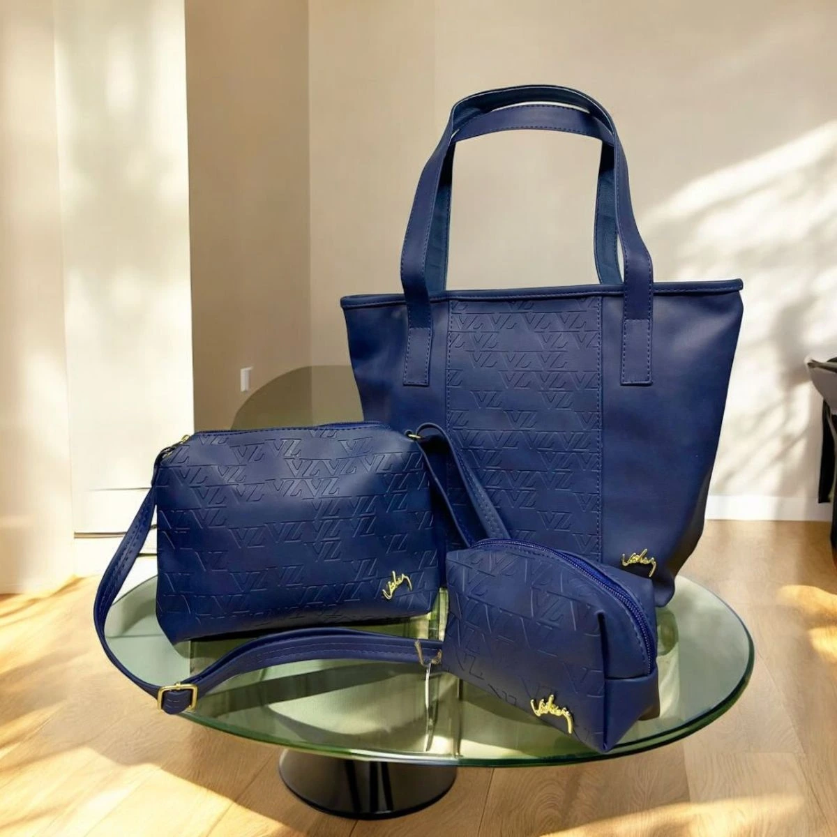 TRIO EN CUERO IBIZA - Image 3